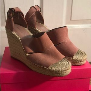 Treasure & bond wedges